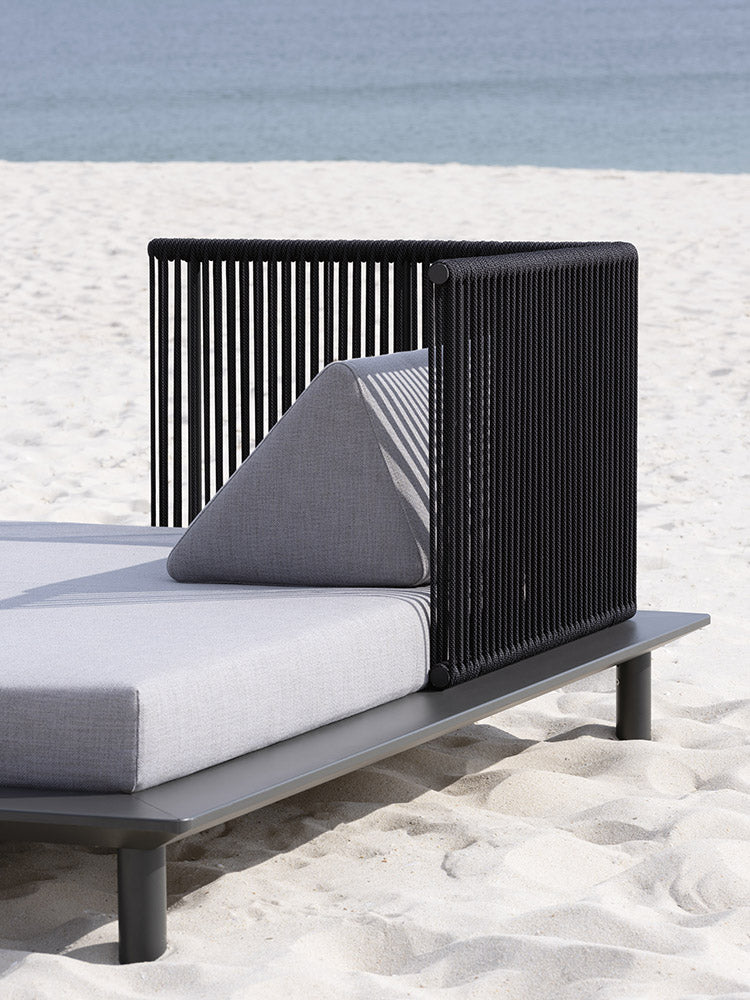 Sunmoon Outdoor Vis à Vis Daybed | Designed by José Manuel Ferrero | Varaschin