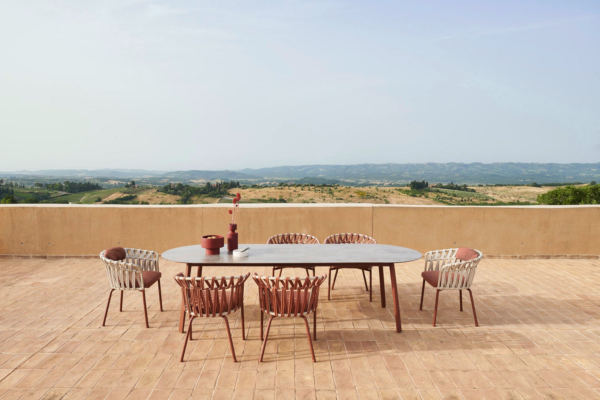 Emma Oval Dining Table | Designed by Monica Armani | Varaschin