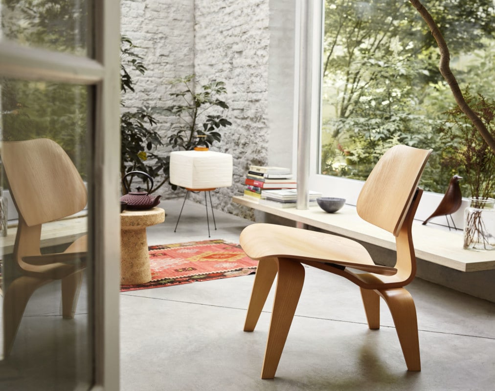 LCW Lounge Chair by Charles & Ray Eames | Stile