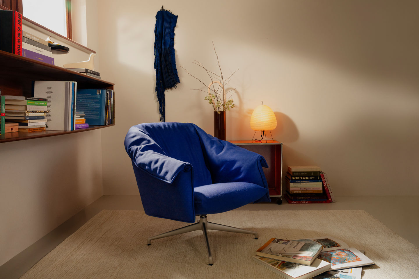 Vitra Bascule Lounge Chair | Modern Tripod Designer Armchair