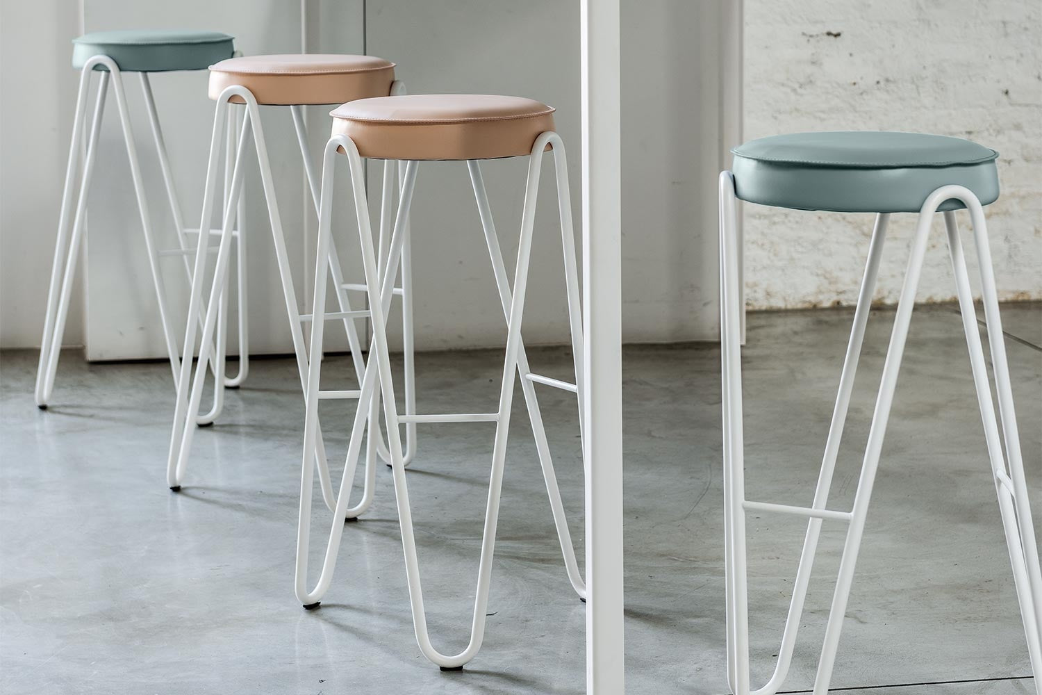 Apelle Jump Stool | Midj Contemporary Design