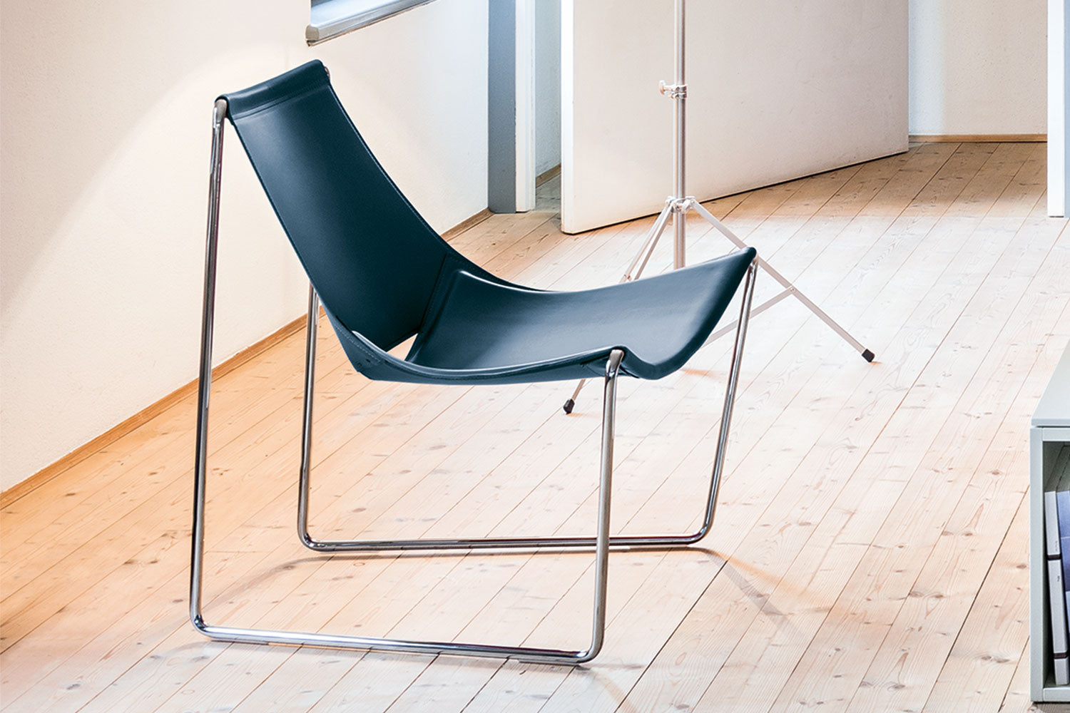 Apelle AT M CU Lounge Chairs | Midj Contemporary Design