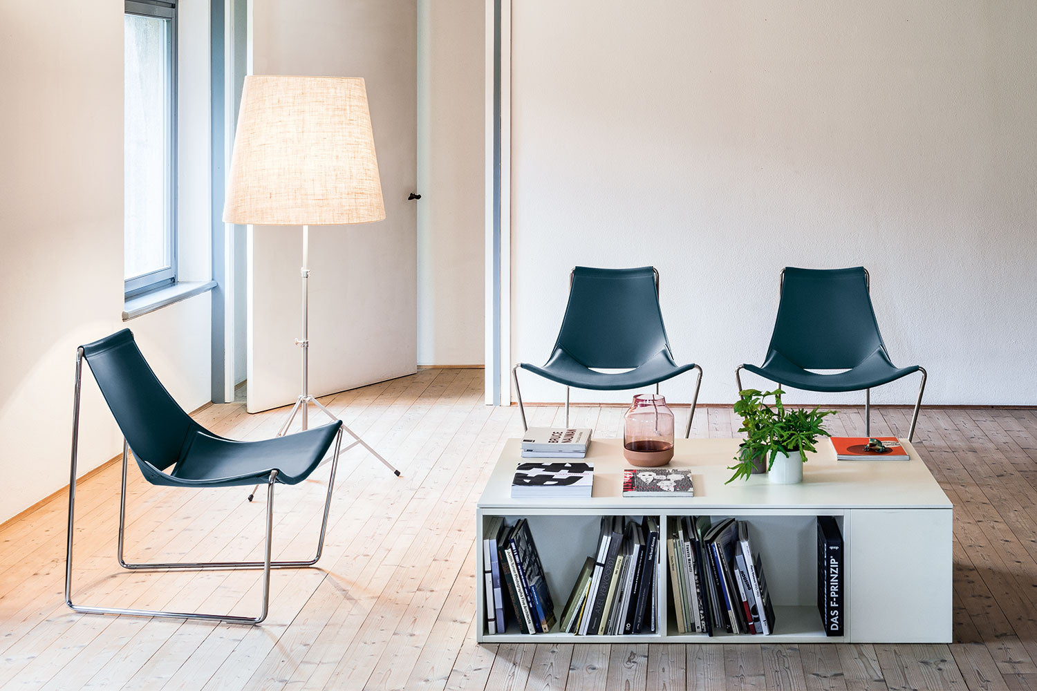 Apelle AT M CU Lounge Chairs | Midj Contemporary Design