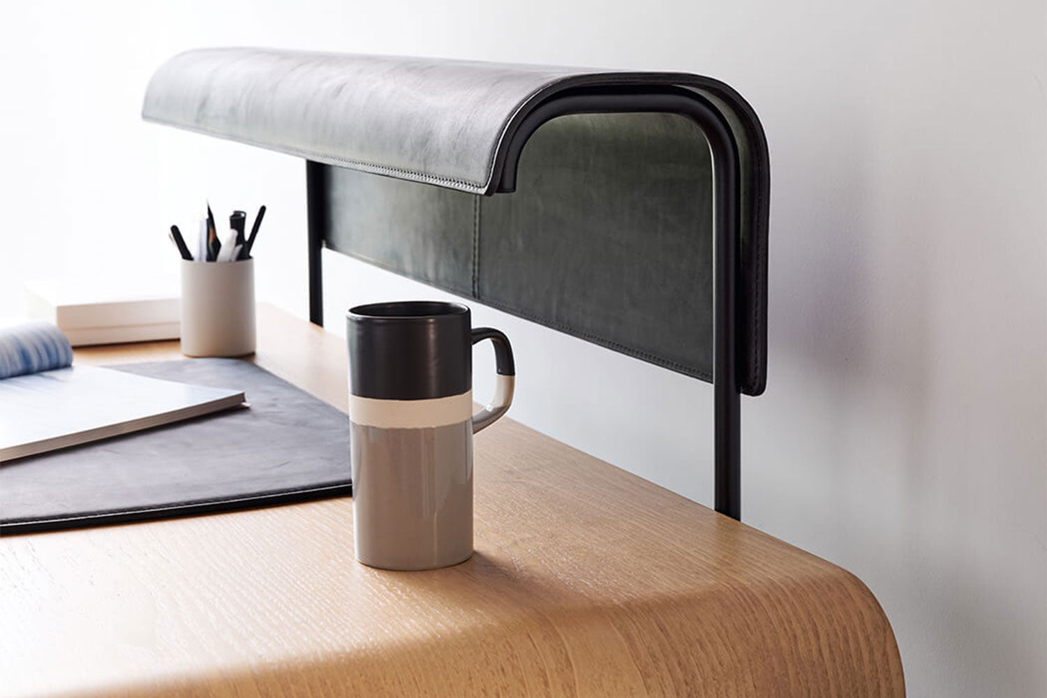 Apelle Office Desk by Midj — Contemporary Design by Beatriz Sempere