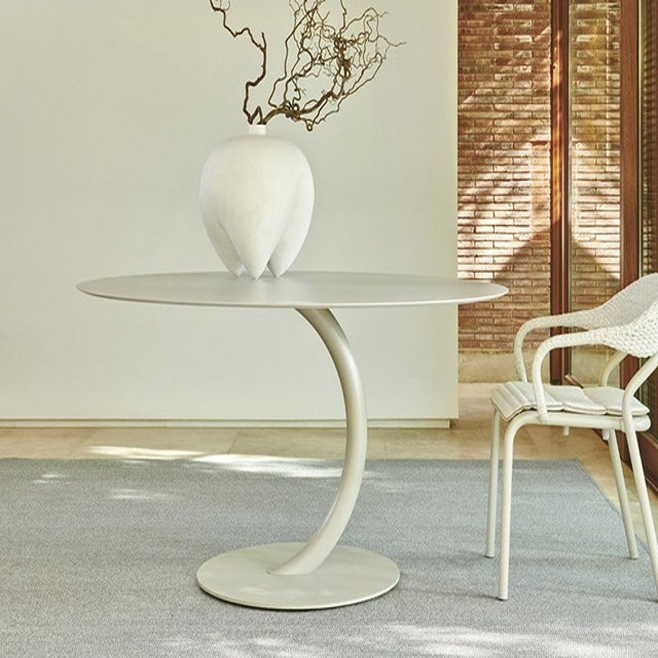 Flexion Round Dining Table | Designed by Edoardo Gherardi | Varaschin