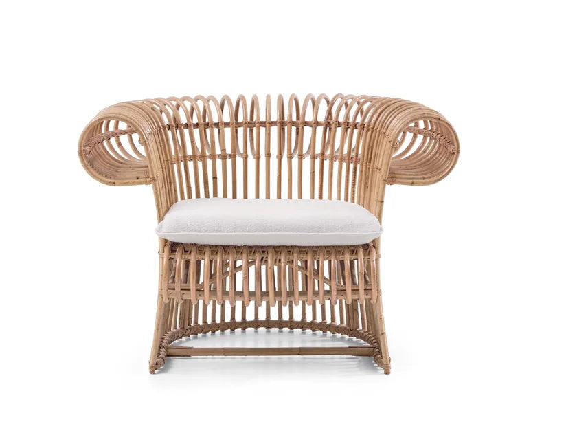 R 513 Armchair | Designed by Vico Magistretti | Luxury Furniture | Gervasoni