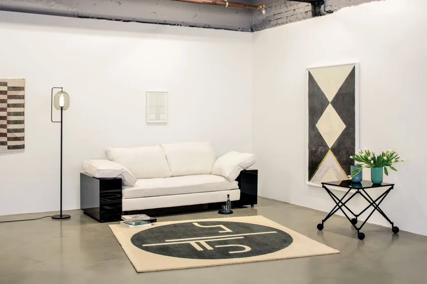 GR 23 Lota Sofa by Eileen Gray | Icone Design