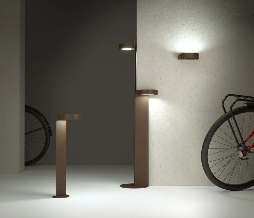 Brim Outdoor Floor Lamp | Iconic Lighting | Martinelli Luce