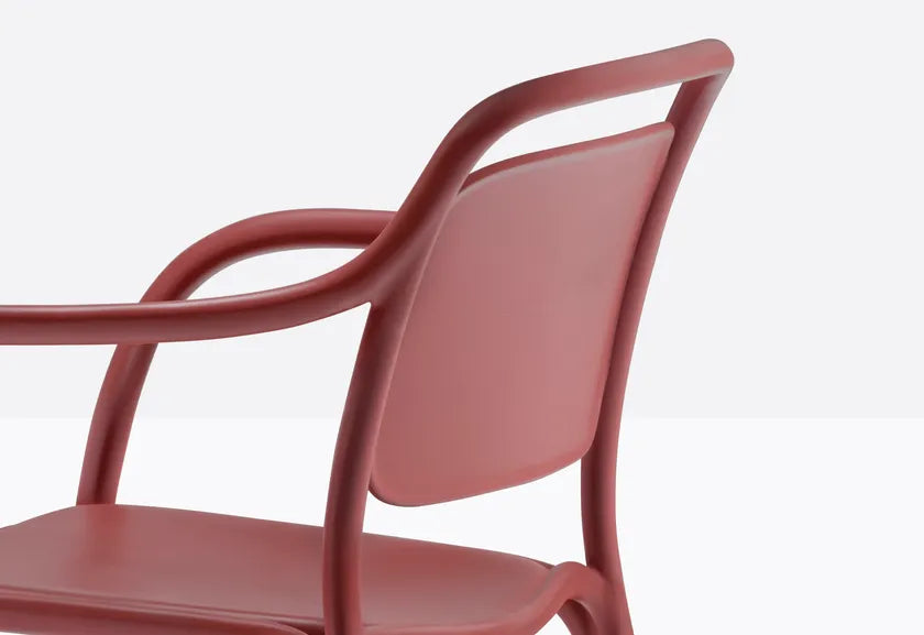 Libre 595 Outdoor Stackable Chair with Armrests | Luxury Design | Pedrali