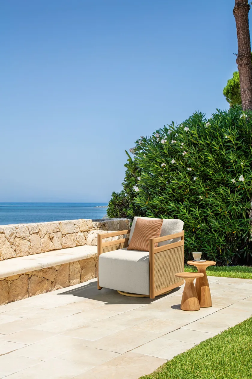 Edwin Swivel Living Armchair | Luxury Talenti Outdoor Living