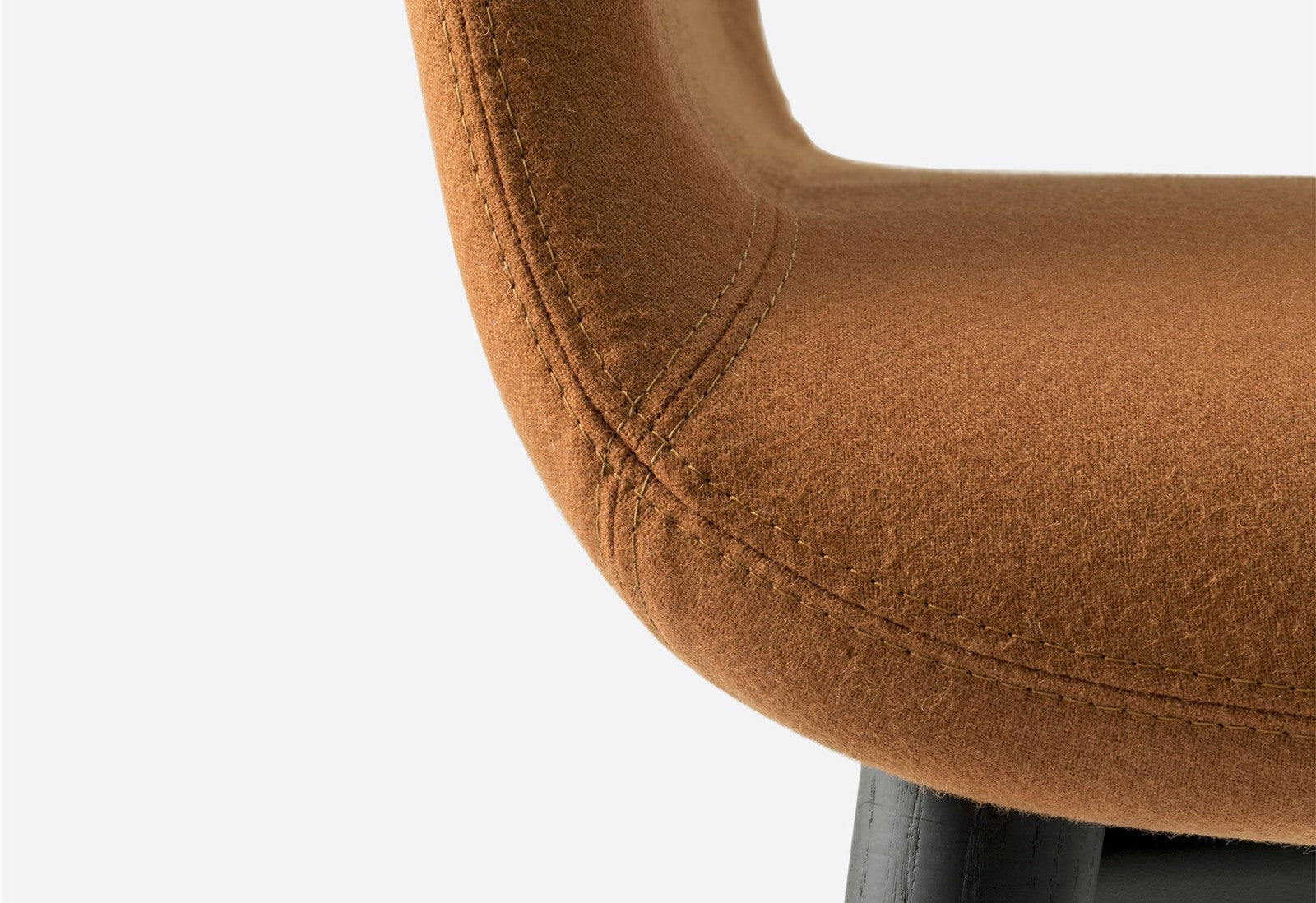 Babila Comfort 2759 Lounge Chair | Luxury Design | Pedrali