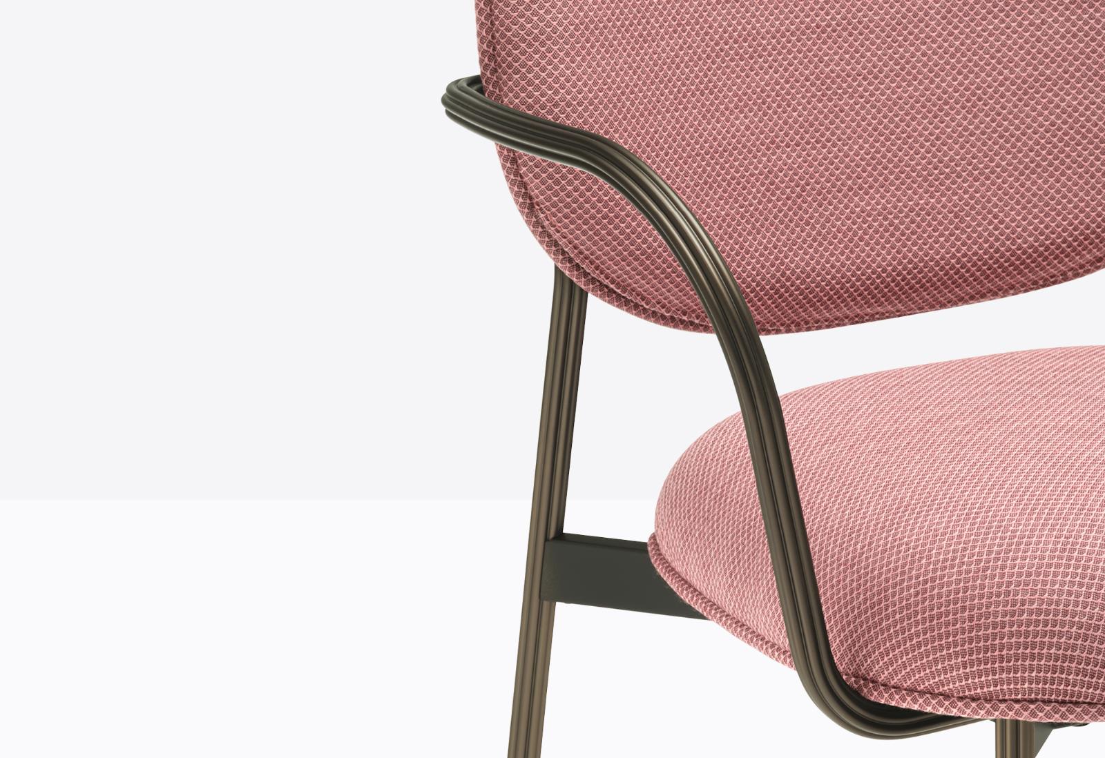 Blume 2959 Lounge Chair with Armrests | Luxury Design | Pedrali