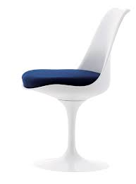 Tulip Dining Chair by Eero Saarinen | Stile
