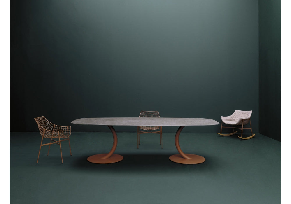 Flexion Oval Dining Table | Designed by Edoardo Gherardi | Varaschin