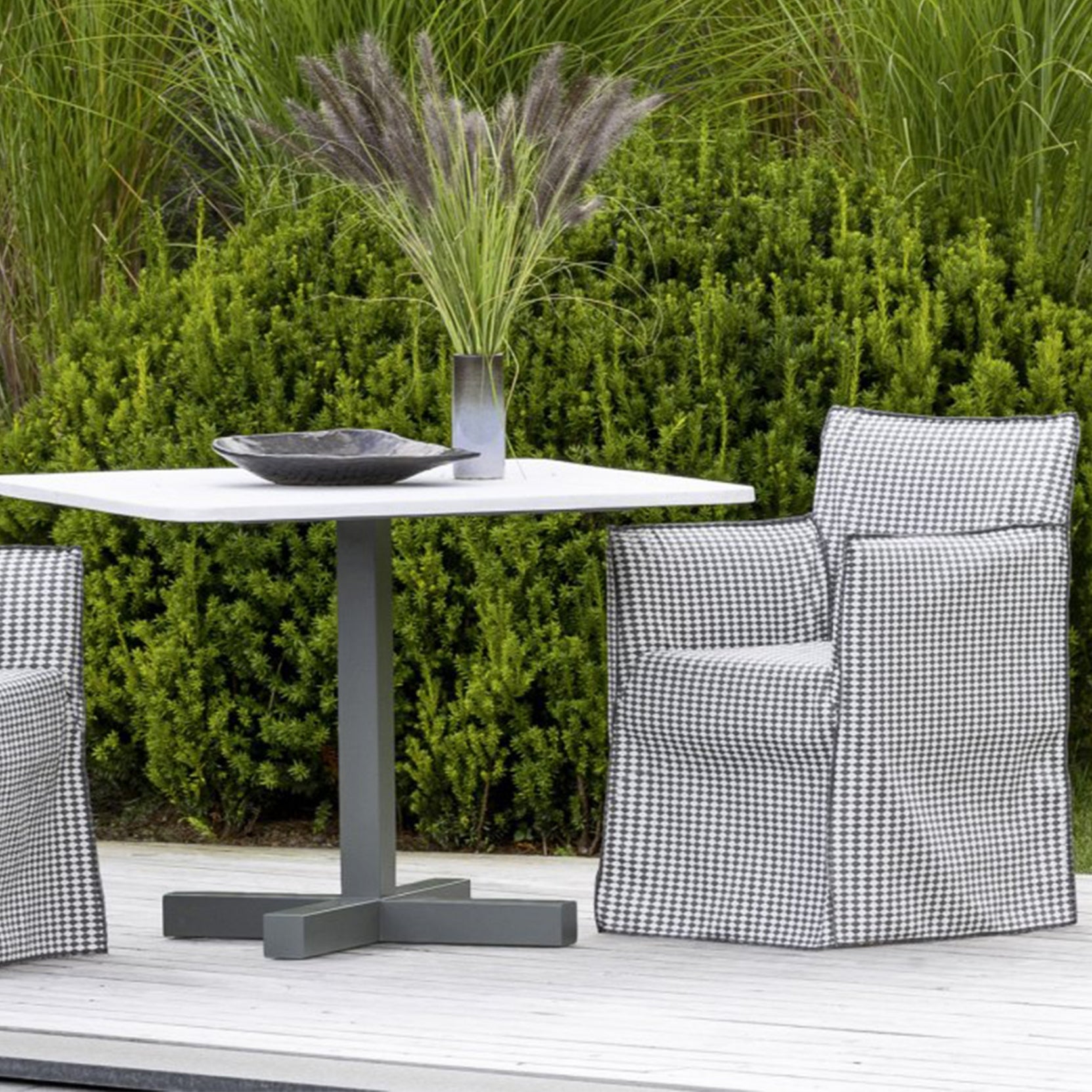 Ghost Out 25 Chair with Armrest | Luxury Furniture Gervasoni