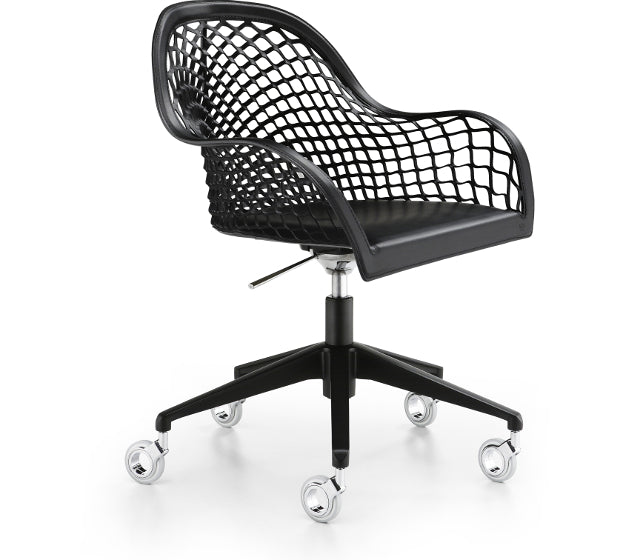 Guapa Low Office Chair | Midj Contemporary Design