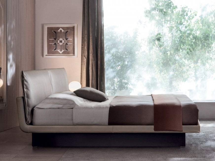 Molteni&C HONEY Storage Bed by Arik Levy | Luxury Leather Storage Bed
