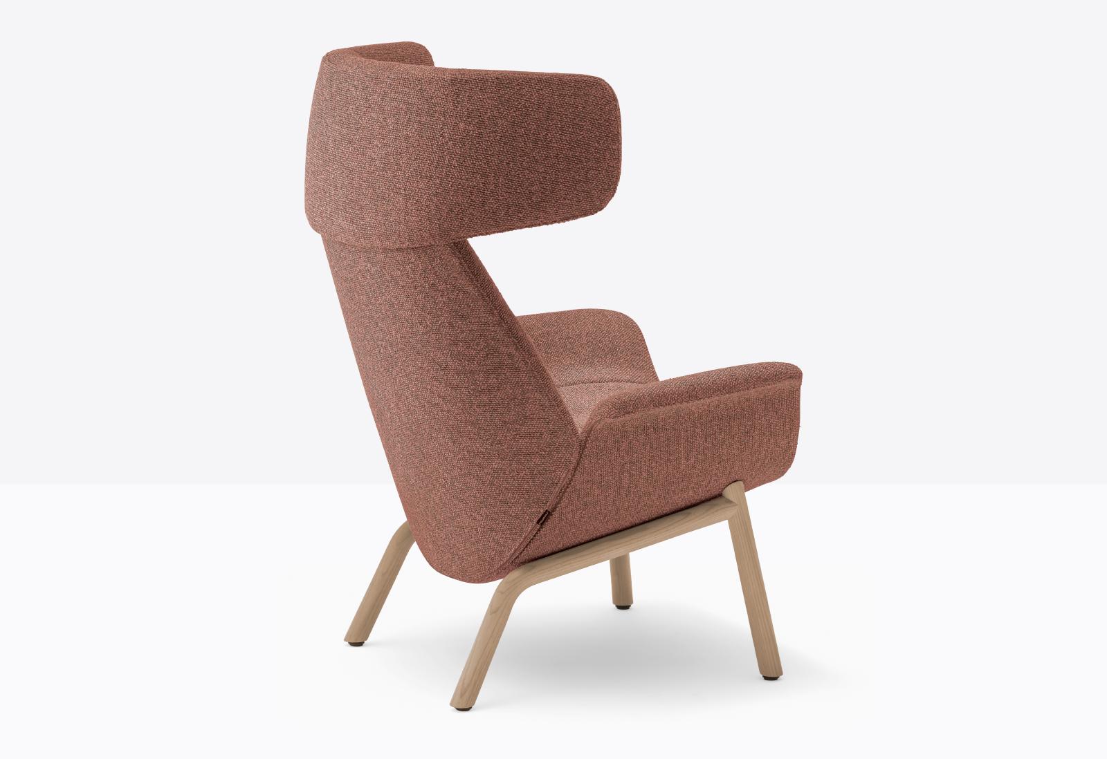Ila 2024 Lounge Chair | Luxury Design | Pedrali