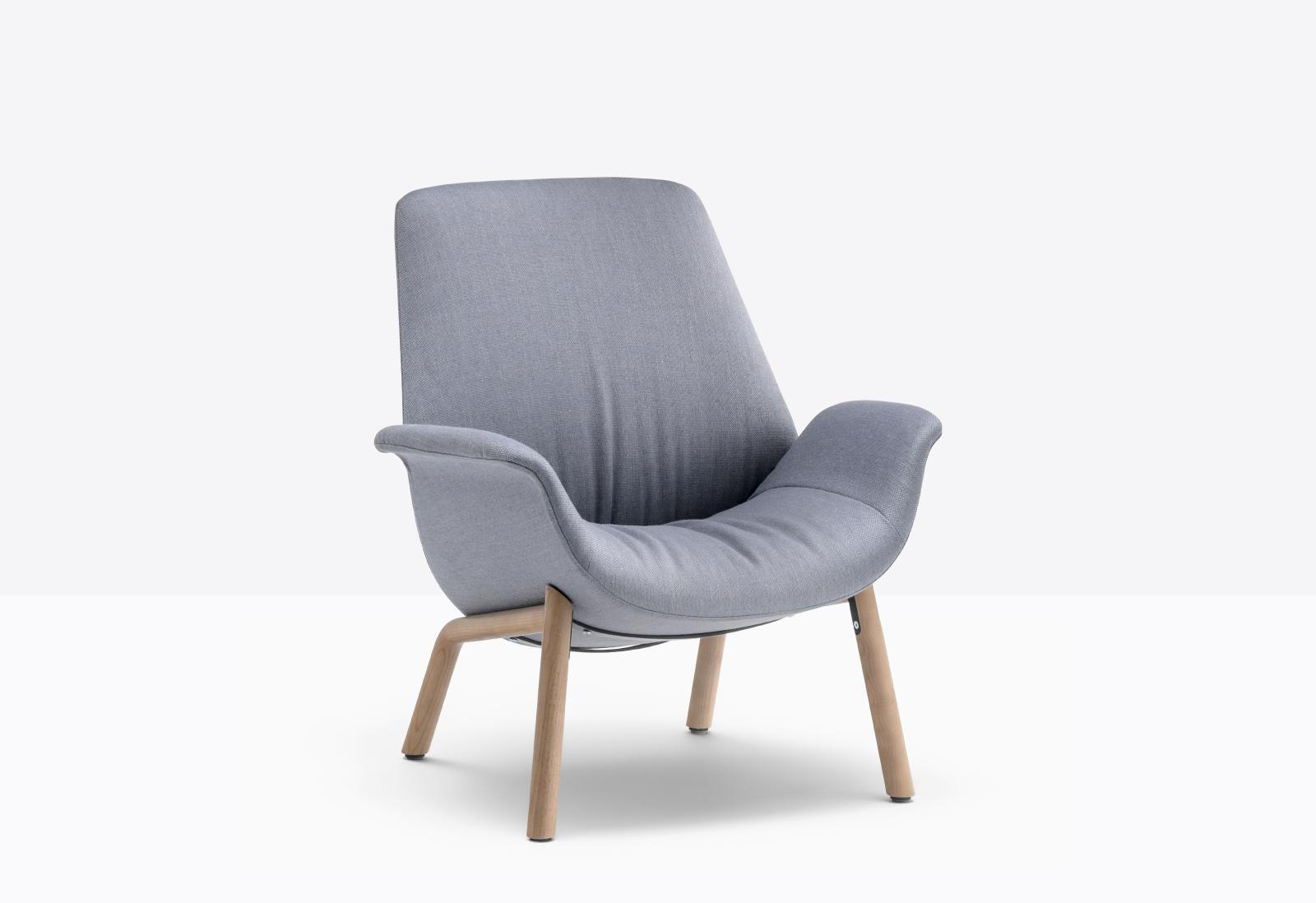 Ila 2025 Lounge Chair | Luxury Design | Pedrali