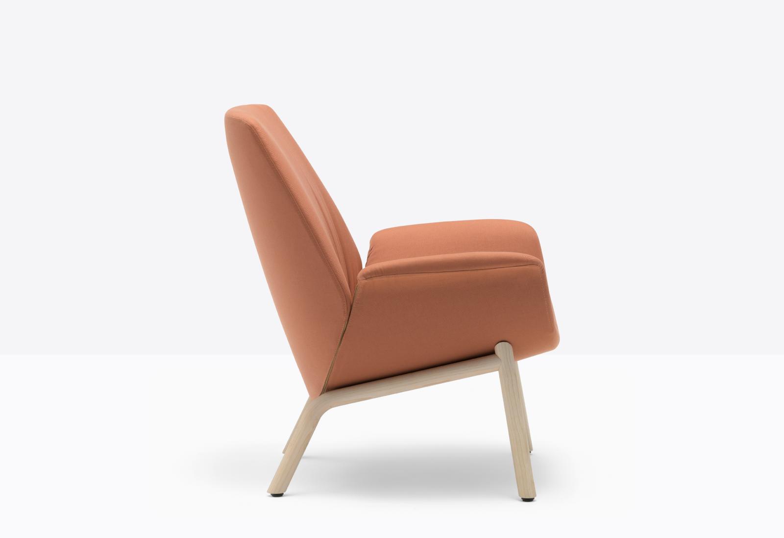 Ila 2025 Lounge Chair | Luxury Design | Pedrali
