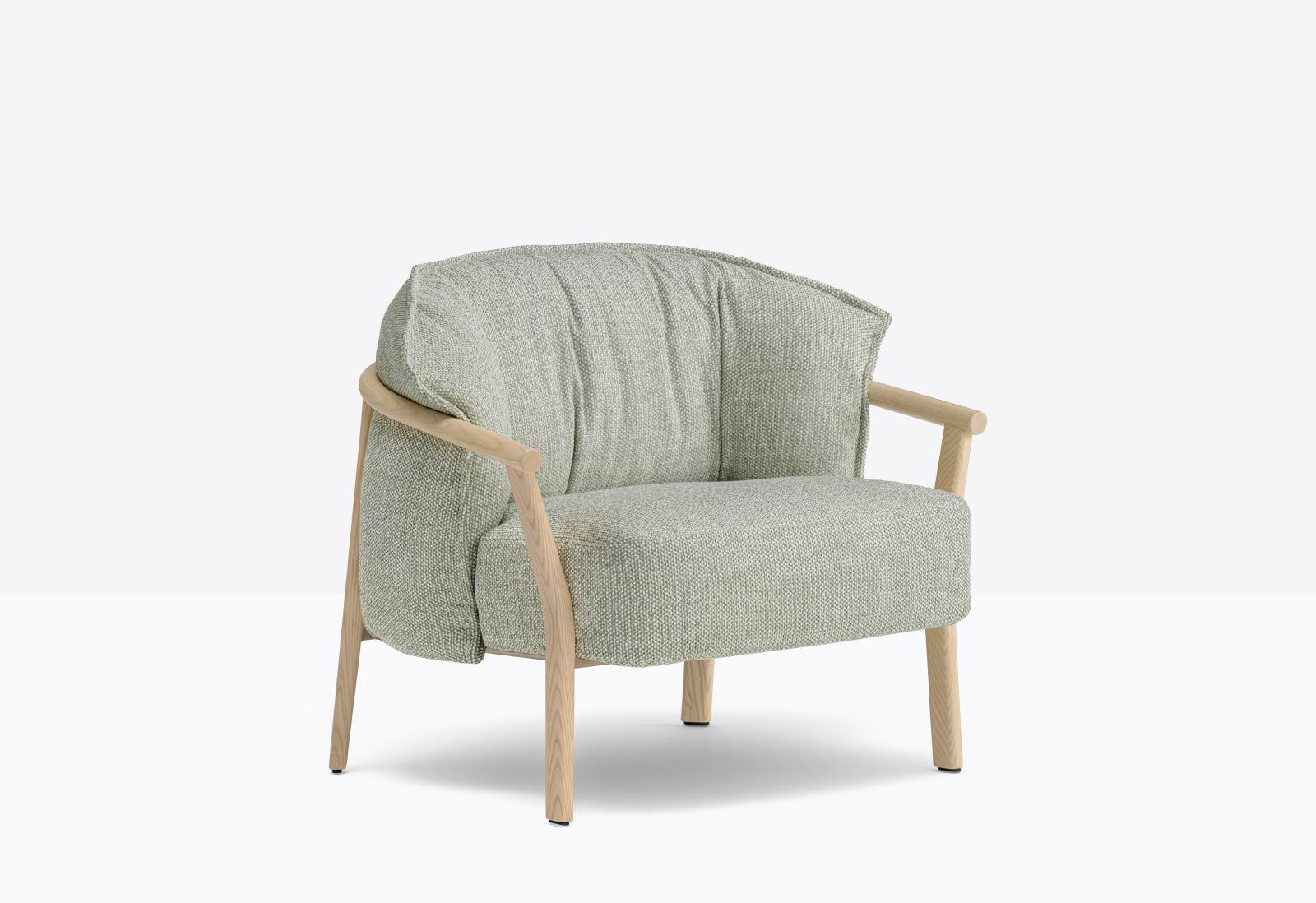 Lamorisse Wood 3689 Lounge Chair | Luxury Design | Pedrali