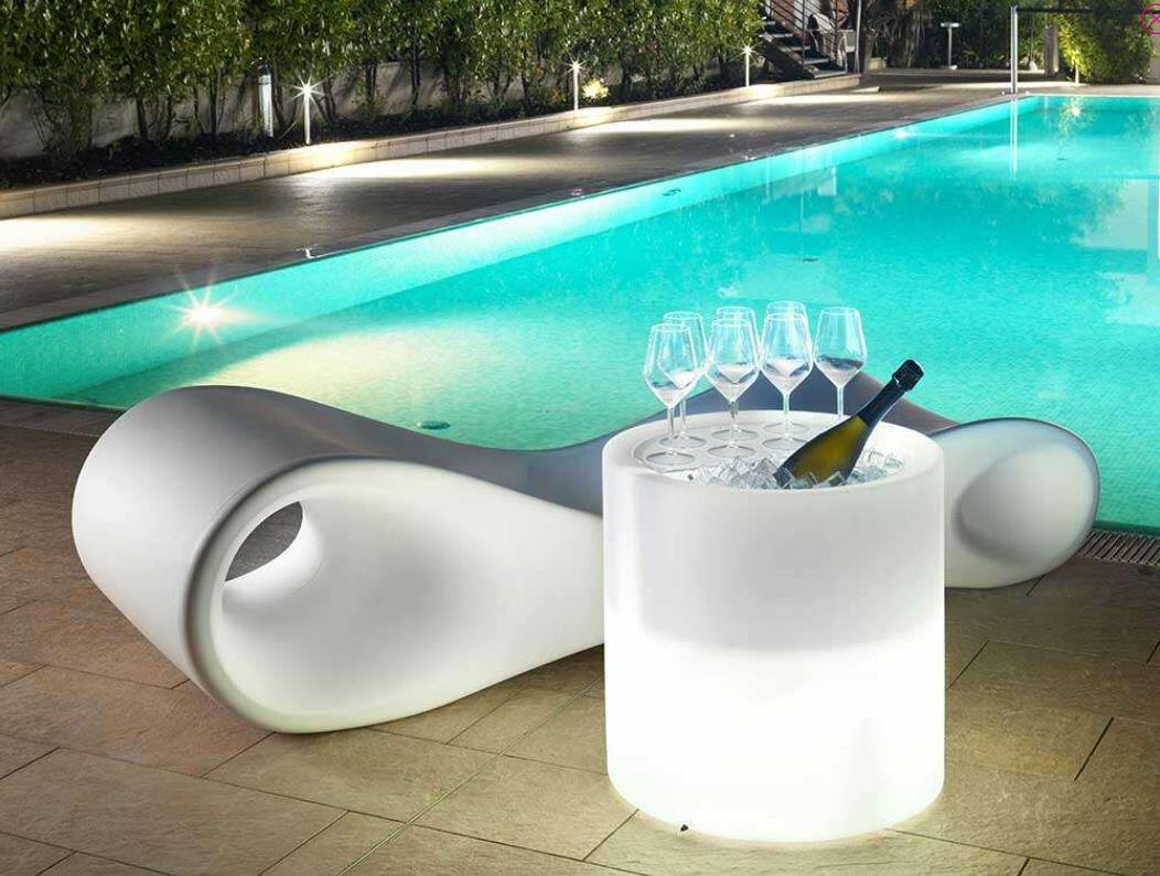 Slice Sunbed | Designed by Simone Micheli | Lyxo