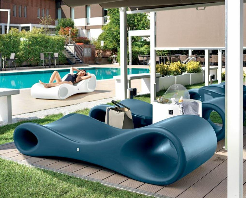 Slice Sunbed | Designed by Simone Micheli | Lyxo