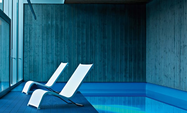 Lazy Sunbed — Sculptural Modern Outdoor Lounger by Serralunga