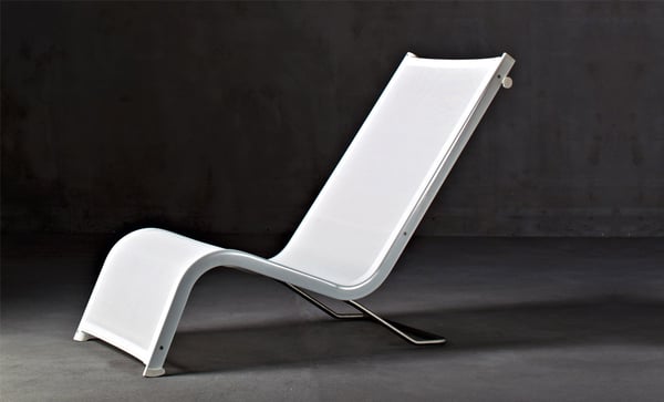 Lazy Sunbed — Sculptural Modern Outdoor Lounger by Serralunga
