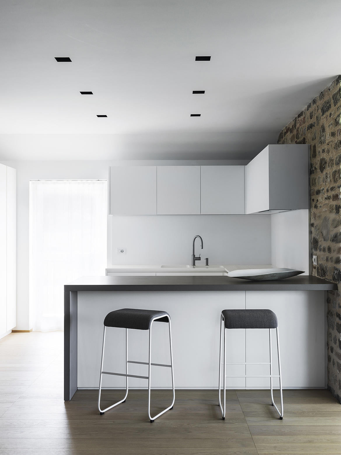 Lineo Stool | Luxury Furniture | Crassevig