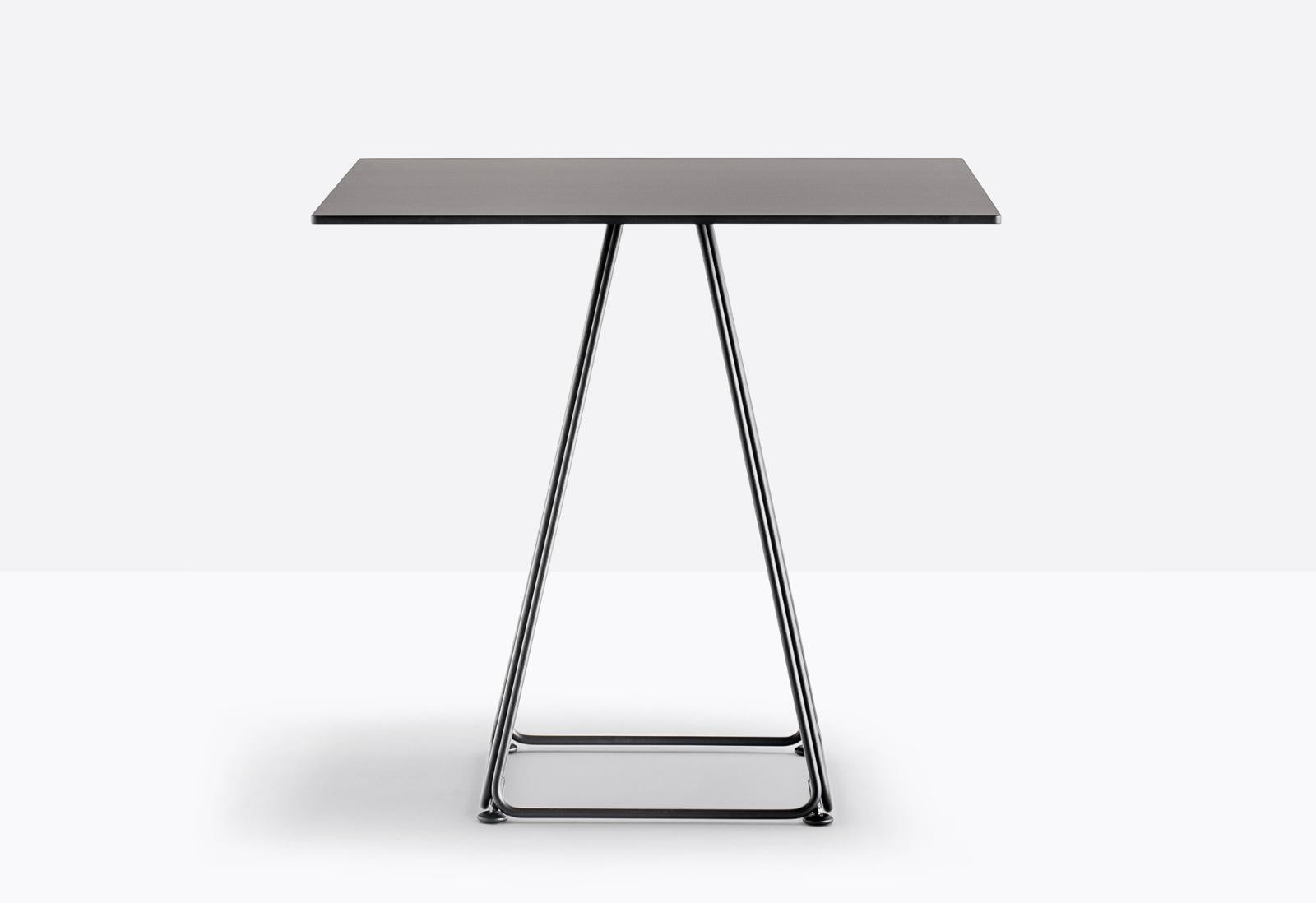 Lunar 5440 Dining Table | Luxury Design | Pedrali