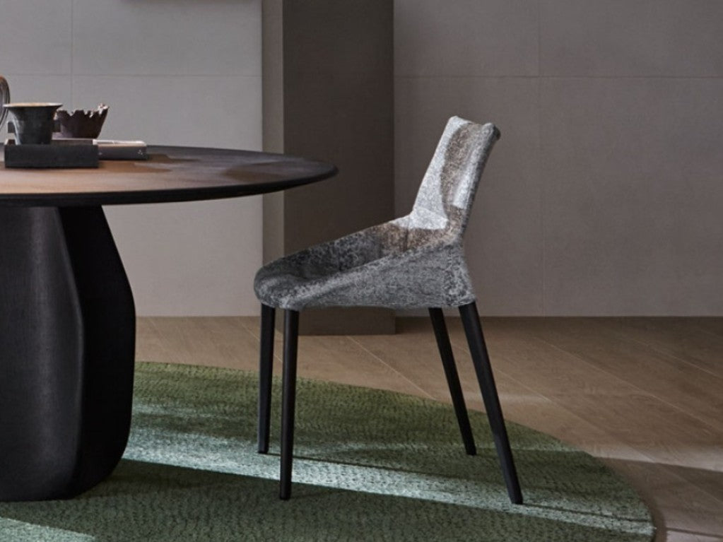 Molteni&C Outline Chair by Arik Levy | Ergonomic Italian Dining Chair