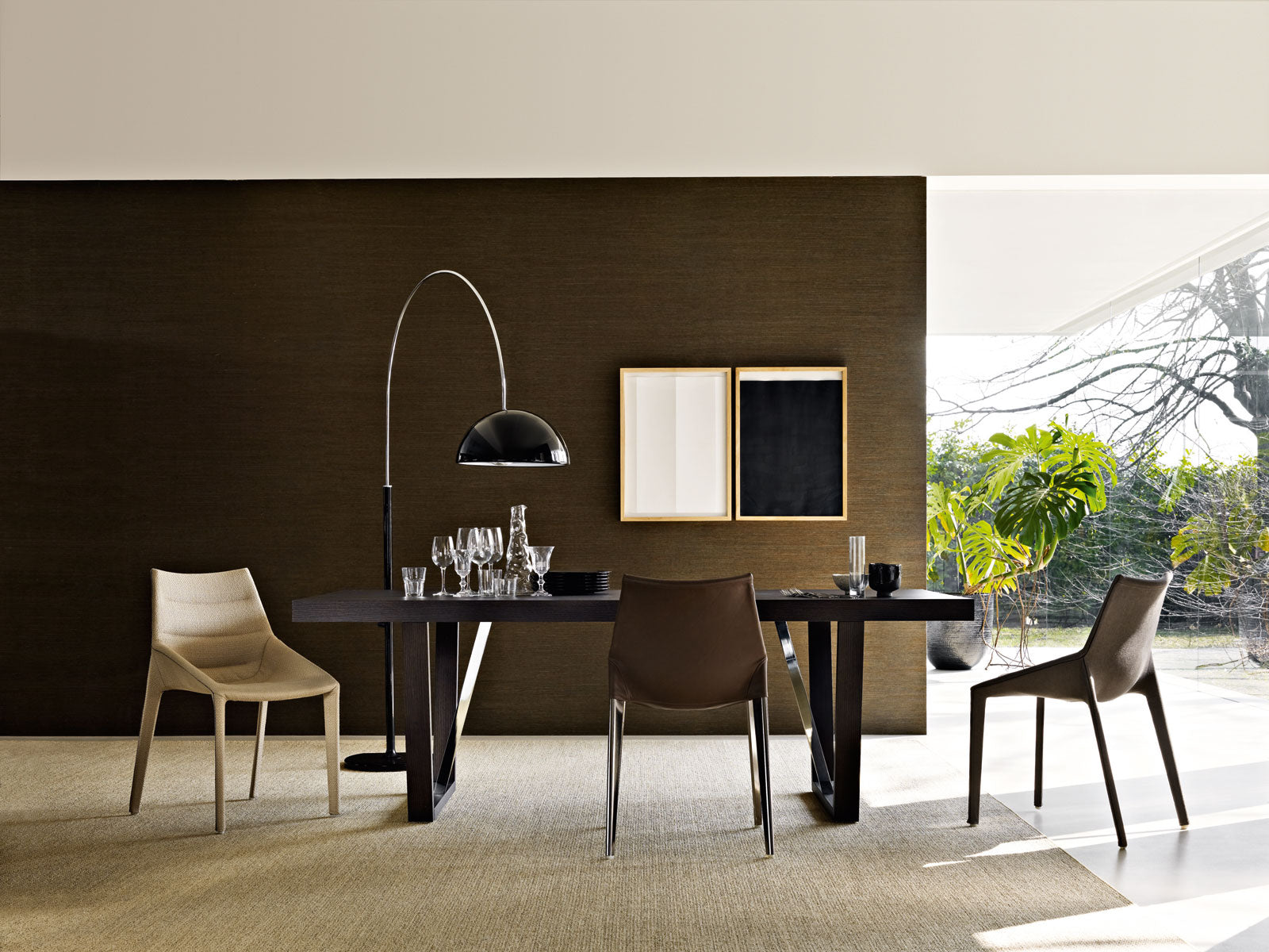 Molteni&C Outline Chair by Arik Levy | Ergonomic Italian Dining Chair