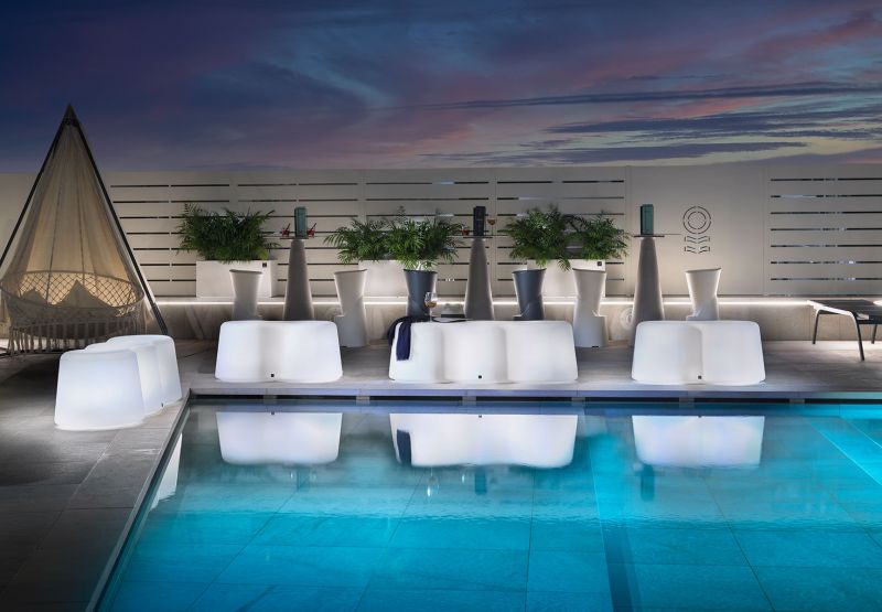 Peanuts Luminous Bench | Illuminated Furniture | Lyxo