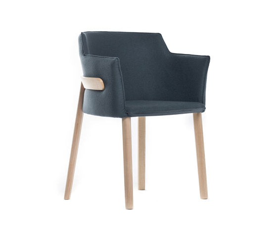 Pince Dining Chair with Armrest | Classic Design by Wiener GTV Design
