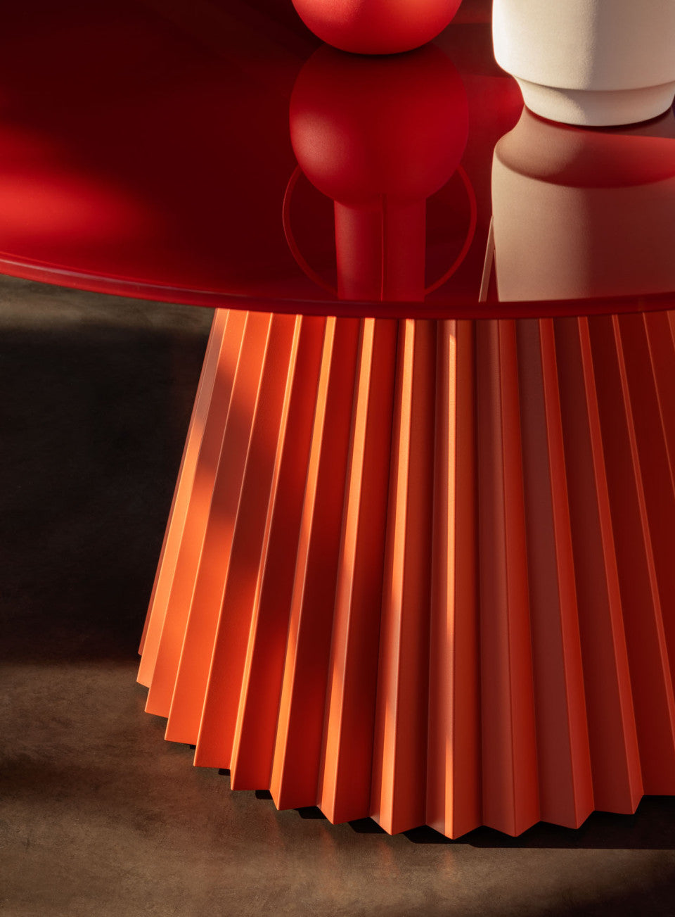 Plissé Round Dining Table | Midj Contemporary Design