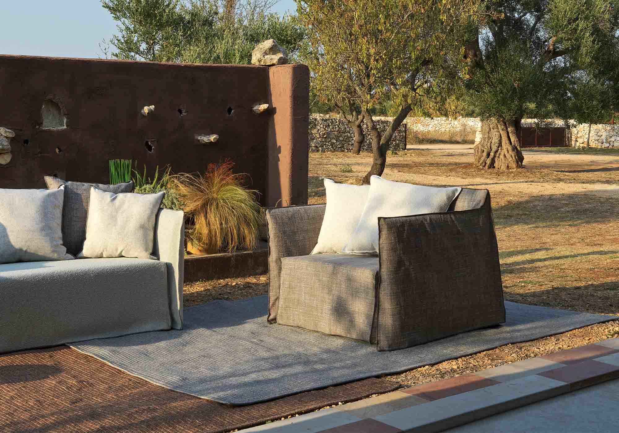 Ghost Out 09 Armchair | Luxury Furniture Gervasoni