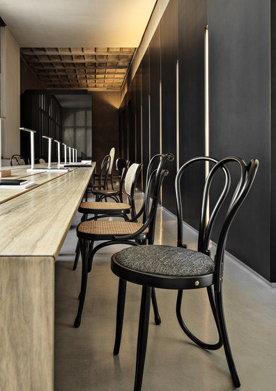 Post Mundus Dining Chair | Classic Design by Wiener GTV Design