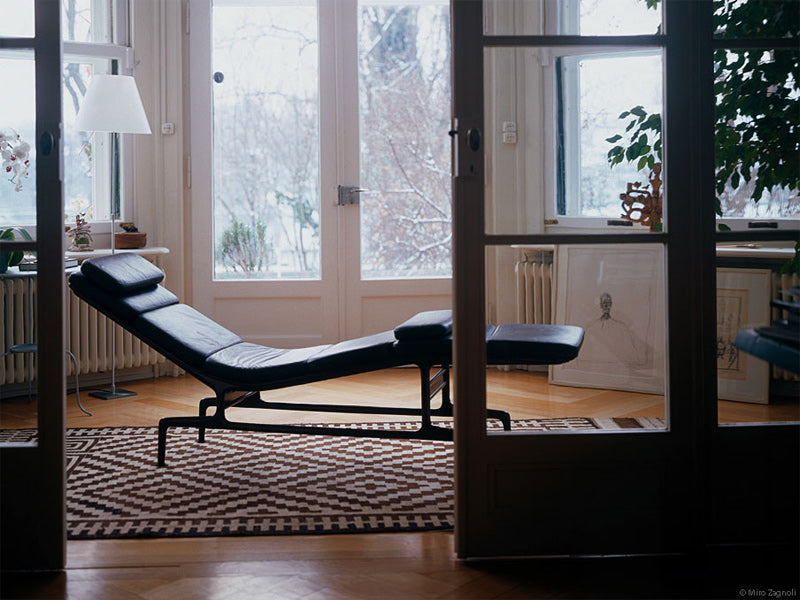 Vitra Soft Pad Chaise ES 106 | Luxury Chaise by Charles & Ray Eames