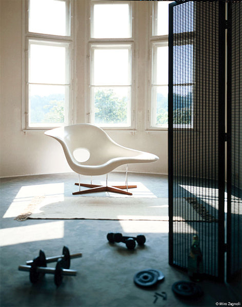 Vitra La Chaise by Charles & Ray Eames | Iconic Lounge Chair