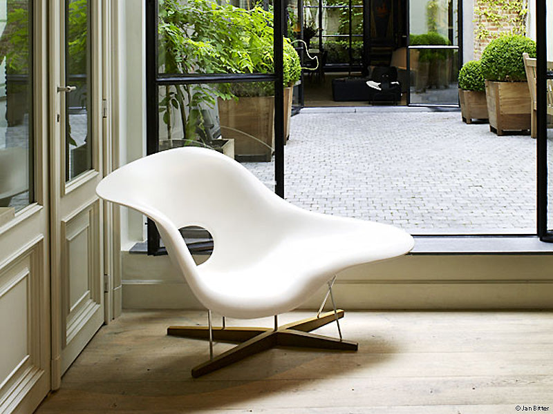 Vitra La Chaise by Charles & Ray Eames | Iconic Lounge Chair