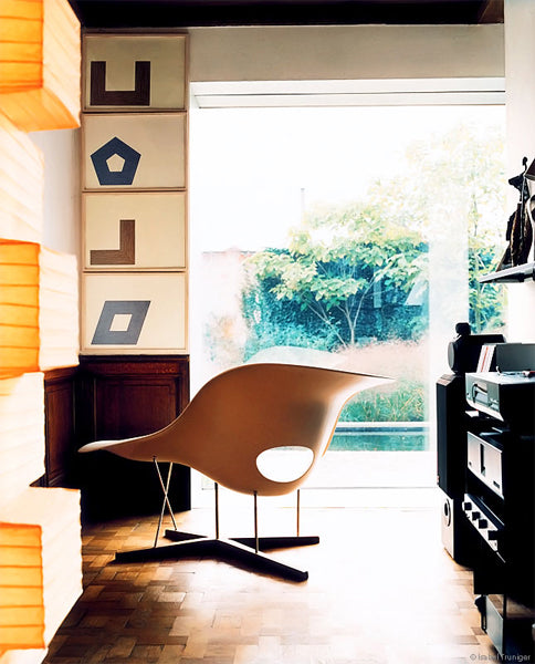 Vitra La Chaise by Charles & Ray Eames | Iconic Lounge Chair