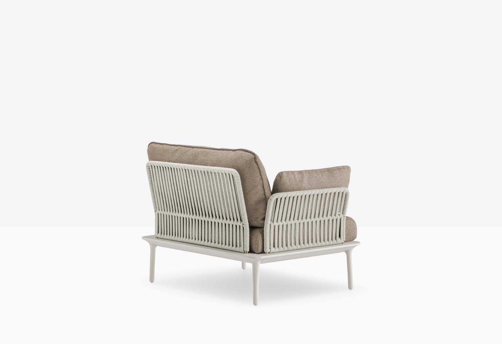 Reva Twist Lounge Chair | Luxury Design | Pedrali