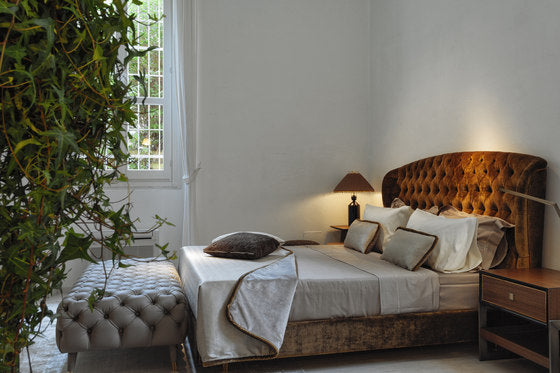 Savoi Bed | Designed by Pier Luigi Frighetto | Black Tie