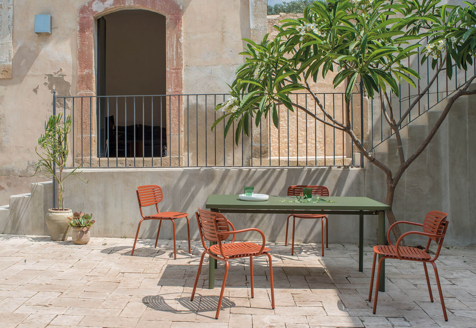 Mom Stackable Chair with Armrests | Set of 2 | EMU