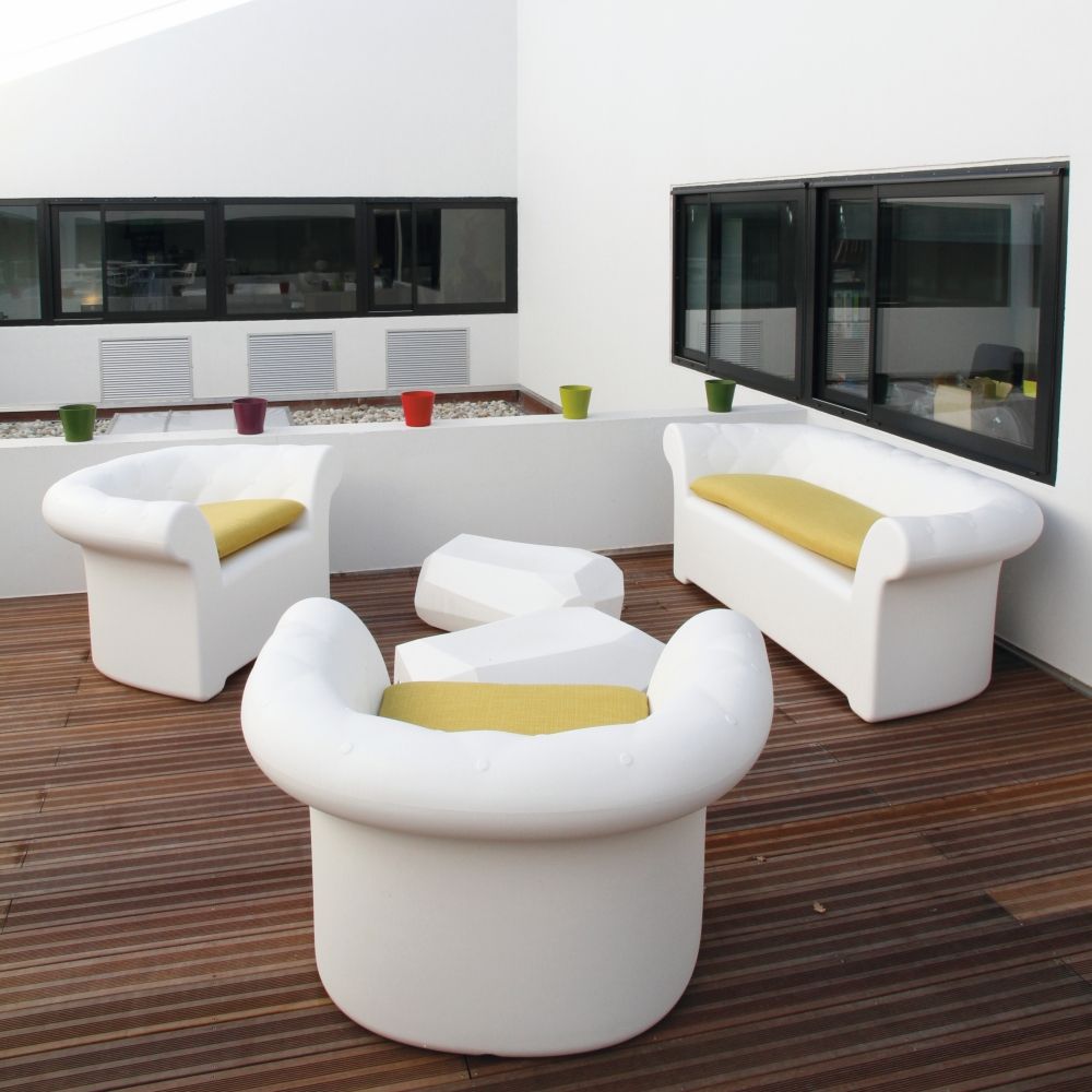 Sirchester Armchair — Modern Italian Indoor/Outdoor Chesterfield by Serralunga