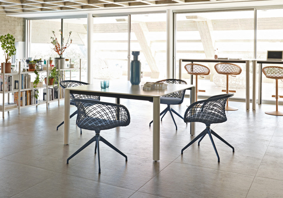 P47 Swivel Armchair | Midj Contemporary Design