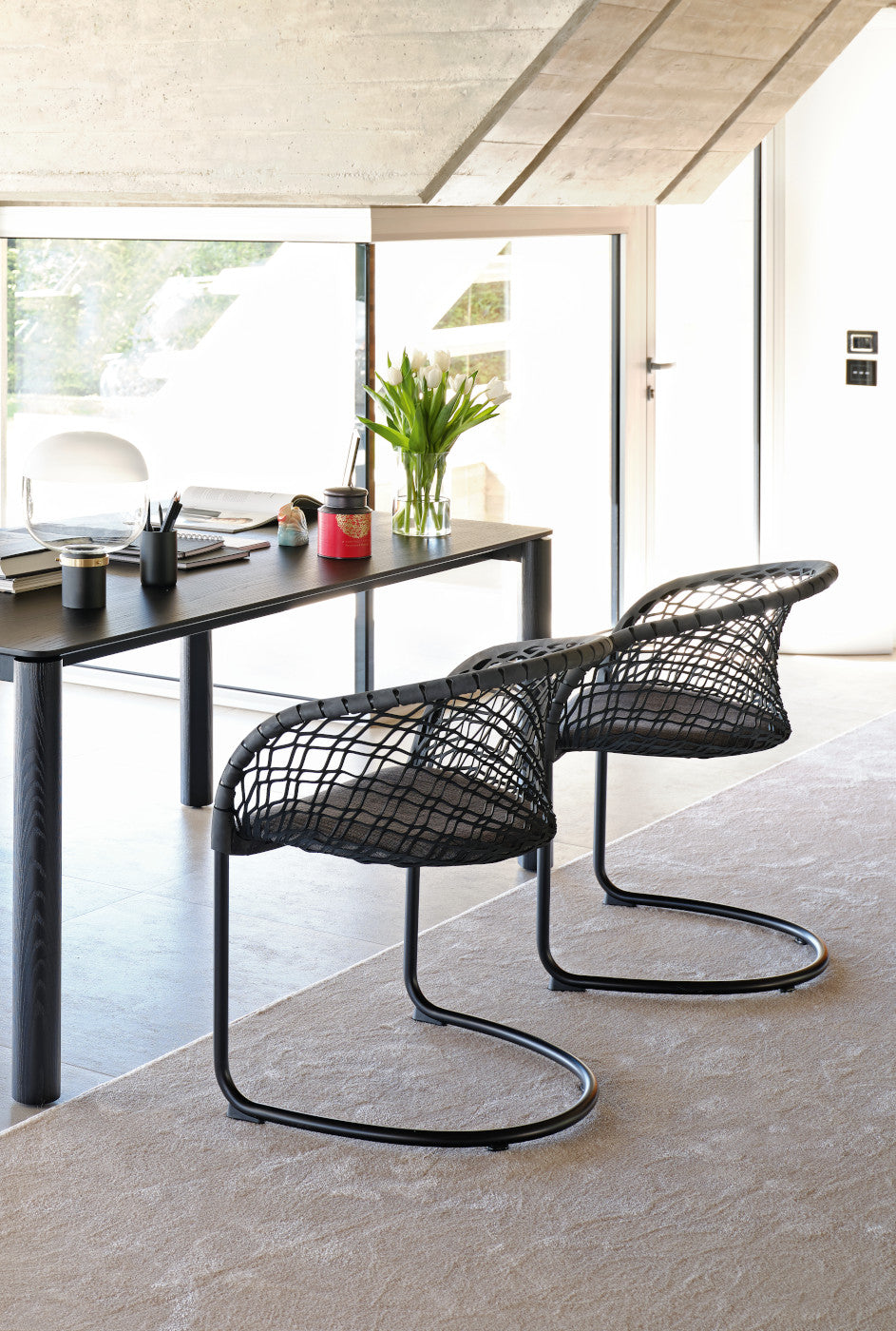 P47 Dining Chair with Armrests | Midj Contemporary Design