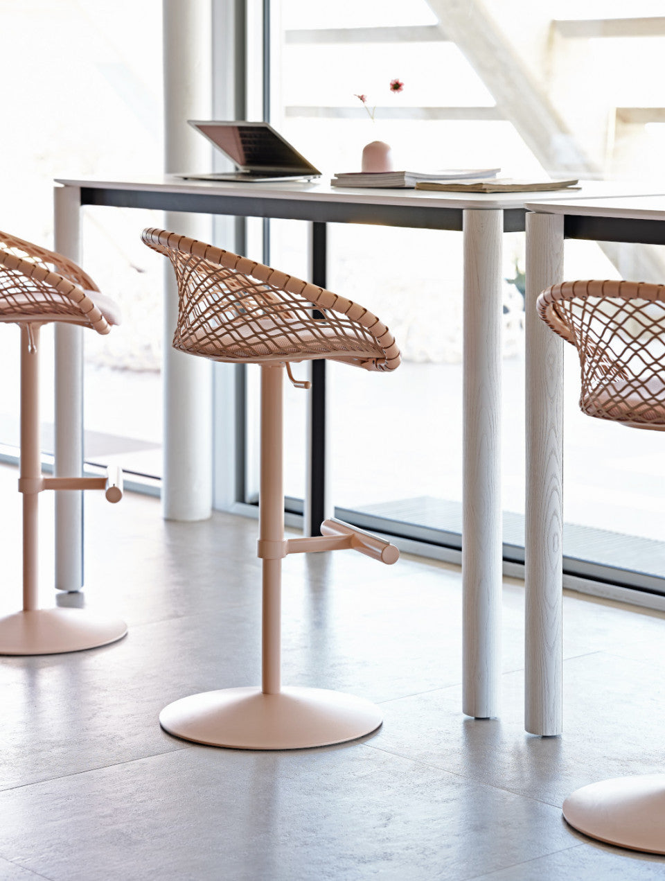 P47 High-Adjustable Stool | Midj Contemporary Design