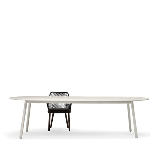 Emma Oval Dining Table | Designed by Monica Armani | Varaschin